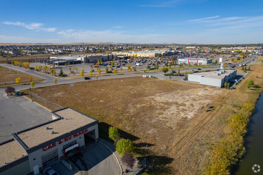 More Photos Of 2967 Main St SW, Airdrie Storefront For Lease