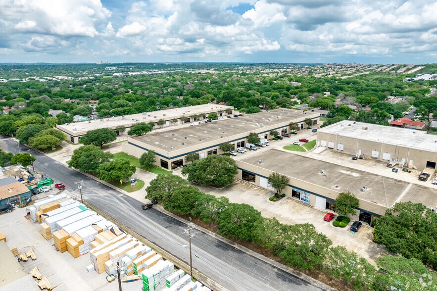 More Photos Of 12100 Crownpoint Dr, San Antonio Warehouse For Lease