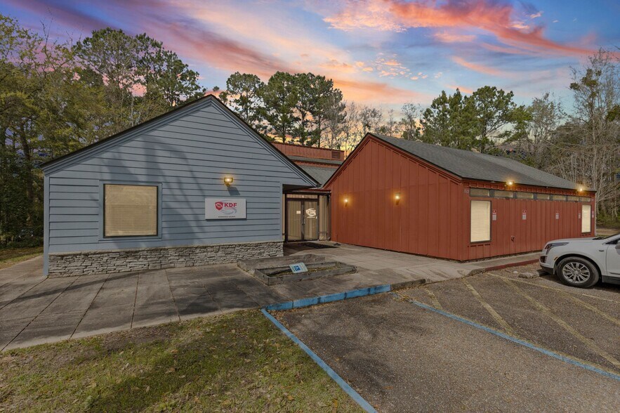 More Photos Of 3512 Godwin Ct, Mobile Medical For Sale