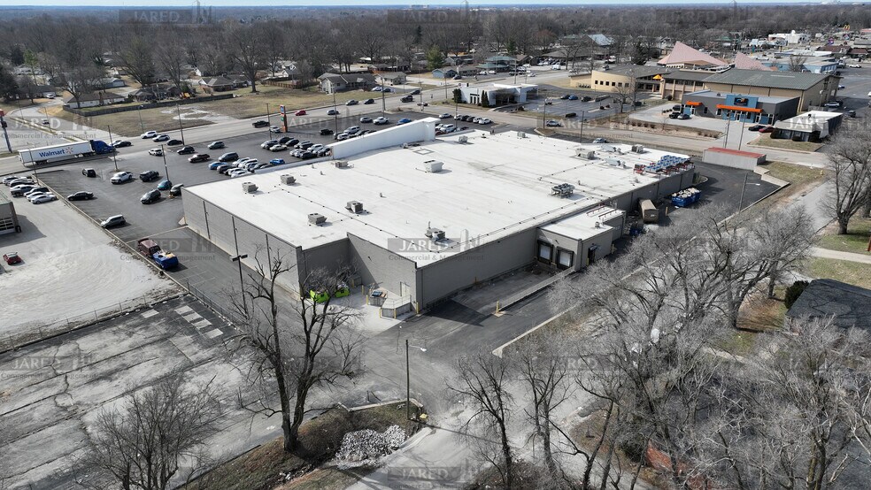More Photos Of 2843 E Sunshine St, Springfield General Retail For Lease