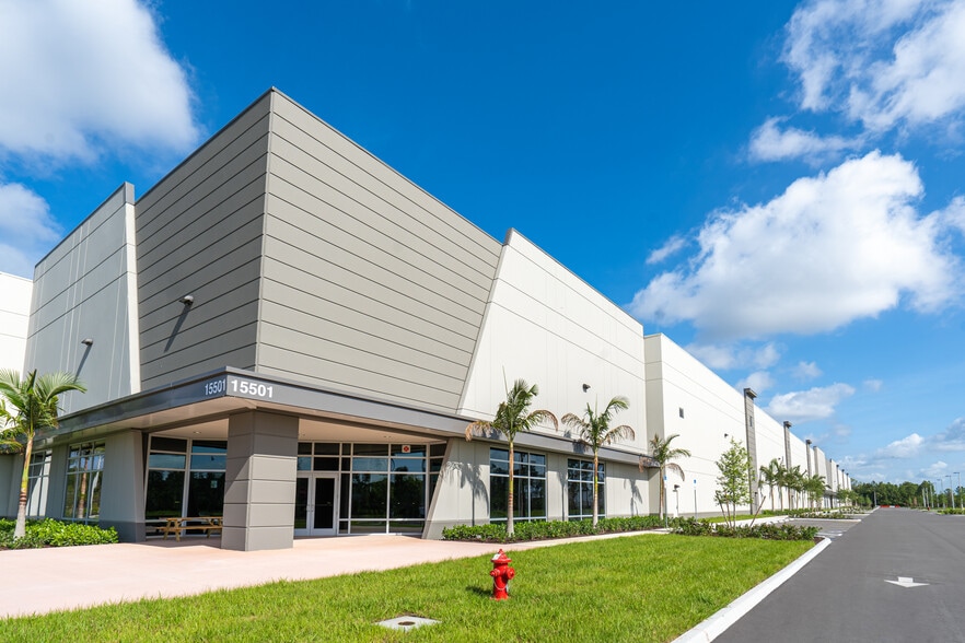 More Photos Of 15501 Park of Commerce Blvd, Jupiter Distribution For Lease