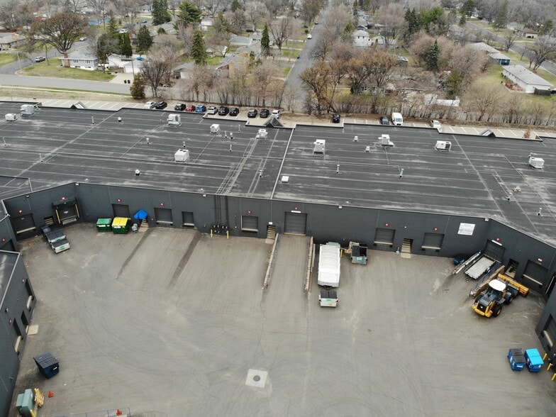 More Photos Of 9201 E Bloomington Fwy, Bloomington Distribution For Lease