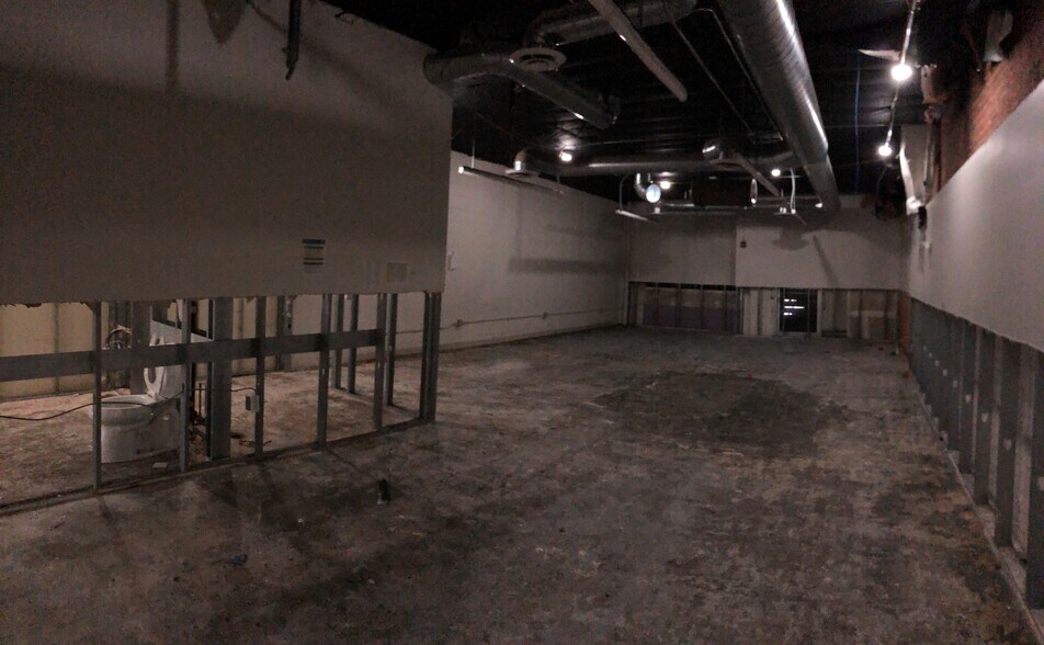 More Photos Of 556 W Grand Ave, Oakland Land For Sale