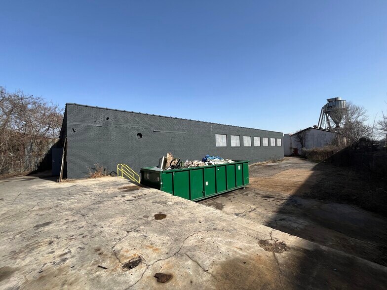 More Photos Of 285 W Trigg Ave, Memphis Manufacturing For Lease