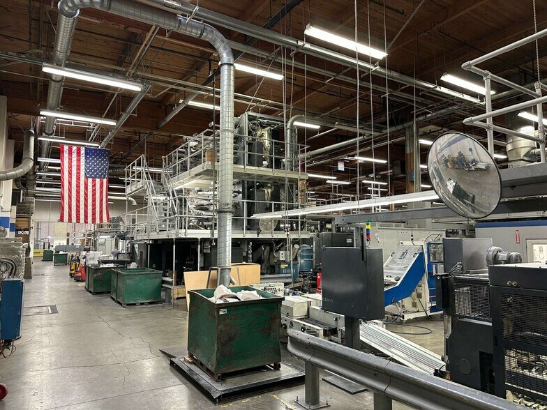 More Photos Of 2840 NW 35th Ave, Portland Warehouse For Sale