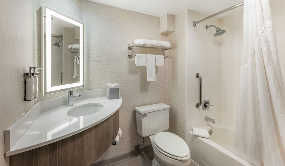 More Photos Of 13330 Cicero Ave, Crestwood Hotel For Sale