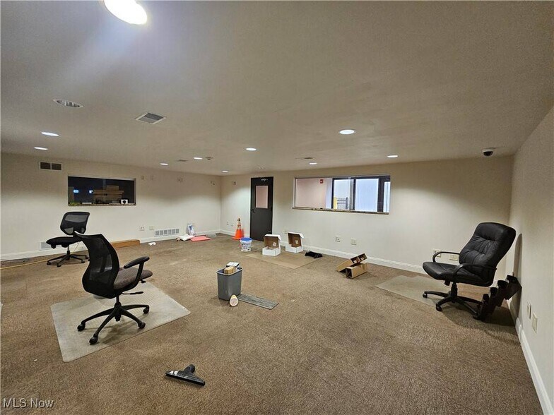 More Photos Of 1344 Cove Rd, Weirton Flex For Sale