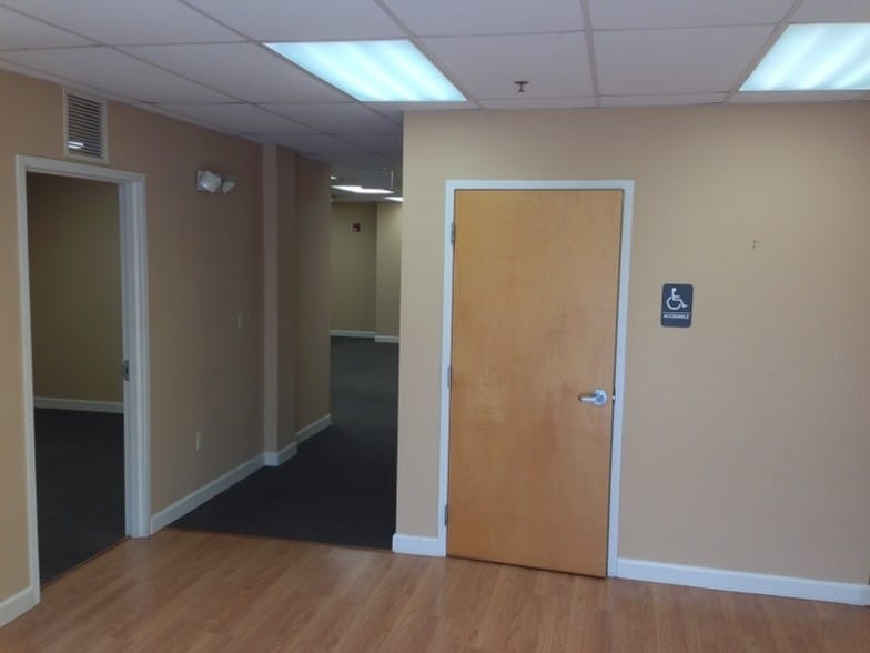 More Photos Of 1603 S Hiawassee Rd, Orlando Medical For Lease