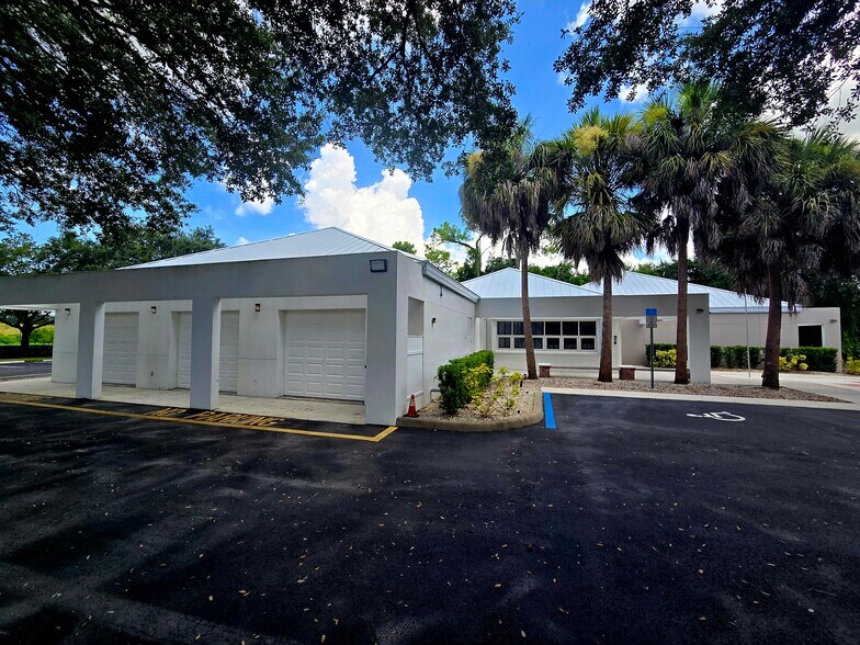 More Photos Of 2610 Northbrooke Plaza Dr, Naples Medical For Lease