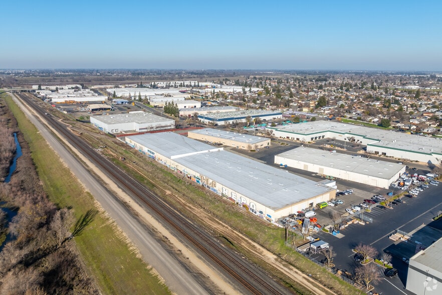 More Photos Of 4391 Pell Dr, Sacramento Warehouse For Lease