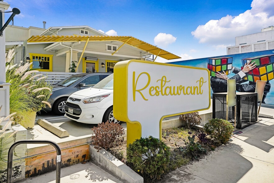 Primary Photo Of 626 N Larchmont Blvd, Los Angeles Restaurant For Lease