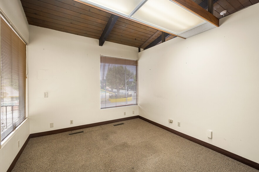 More Photos Of 1661 E Chapman Ave, Fullerton Office For Sale