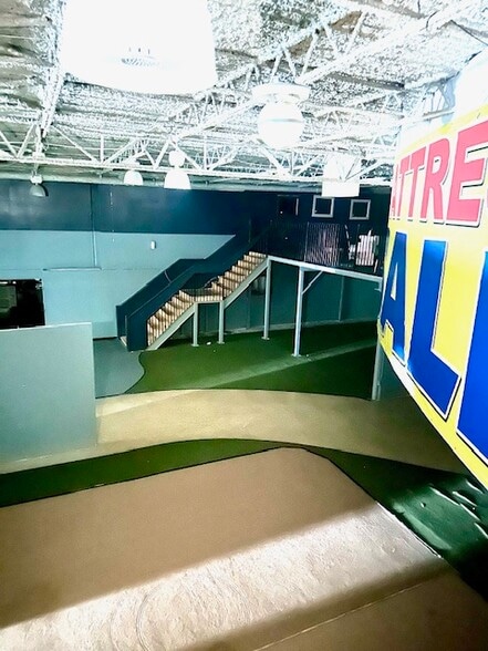 More Photos Of 16745 N I-45 Fwy, Houston Industrial For Sale