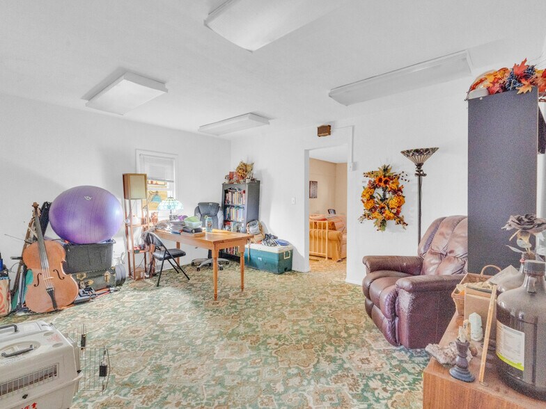 More Photos Of 239 E Main St, Westminster Office For Sale