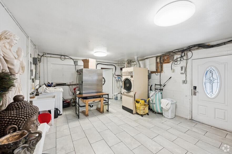 More Photos Of 3305 Fremont St, Las Vegas Hotel For Sale