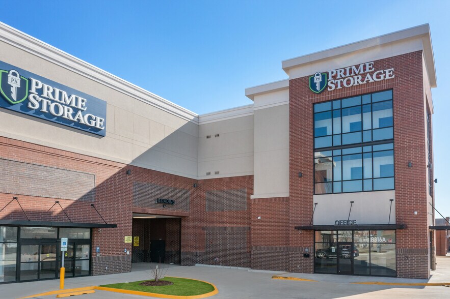 More Photos Of 8316 E 102nd St, Tulsa Self Storage For Lease