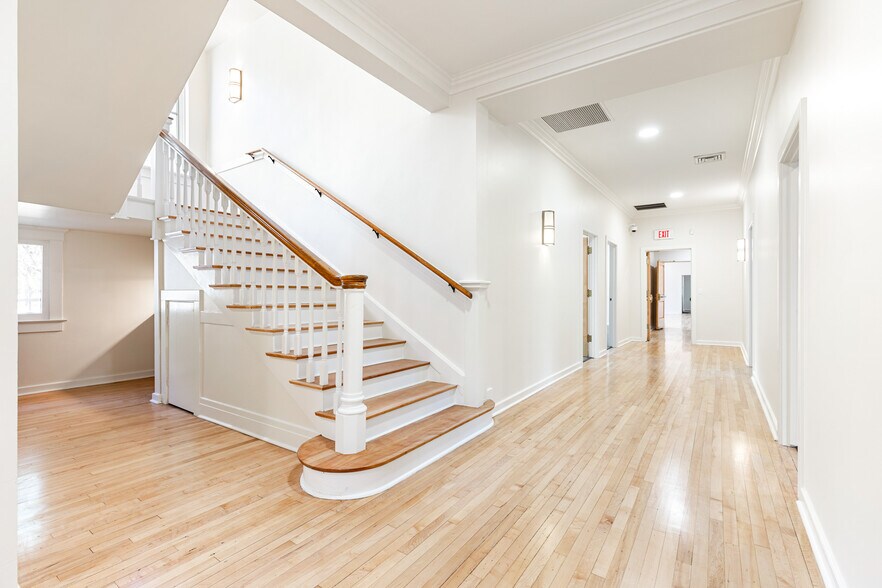 More Photos Of 331 N 1st Ave, Phoenix Office Residential For Lease