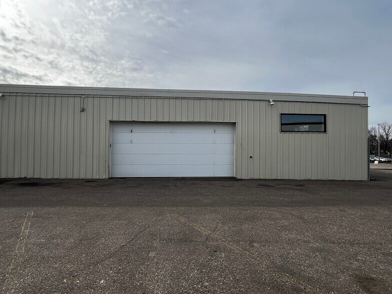 2801 E Hennepin Ave, Minneapolis, MN 55413 Industrial For Lease