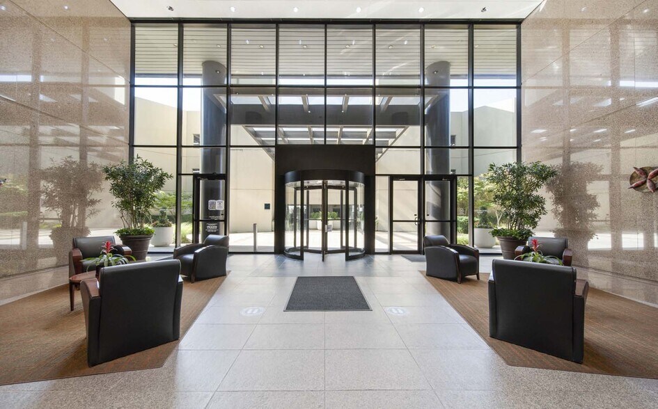 More Photos Of 5100 E Skelly Dr, Tulsa Office For Sale