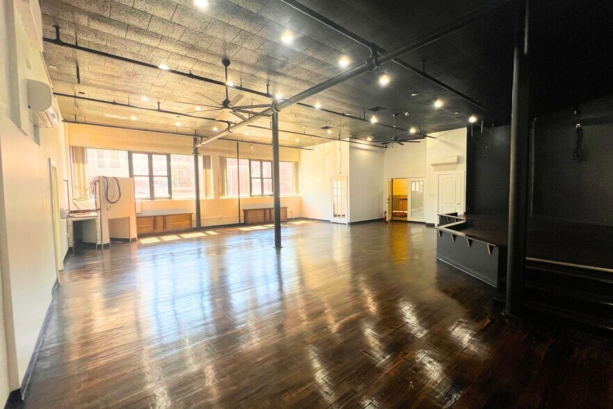 More Photos Of 72 68th St, Guttenberg Flex For Lease