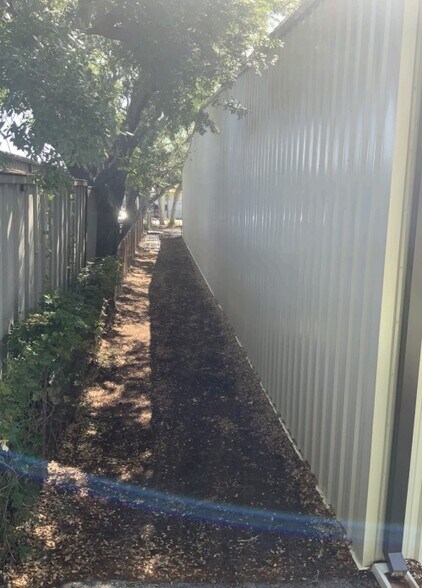 More Photos Of 4625 N 122nd Ave, Clearwater Warehouse For Lease