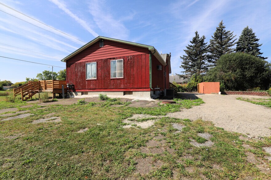 More Photos Of 2246 W Coldwater Rd, Flint Restaurant For Sale
