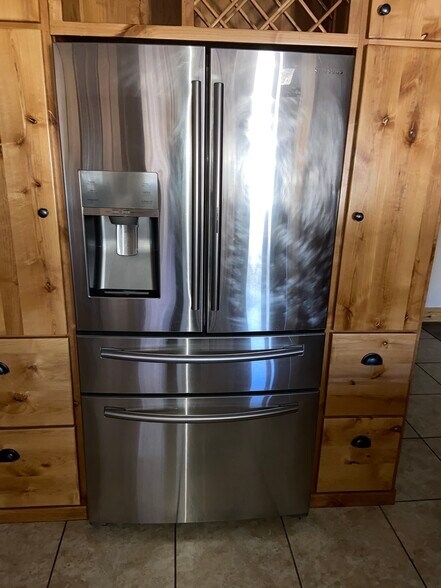 More Photos Of 5778 FM 933, Whitney Flex For Lease