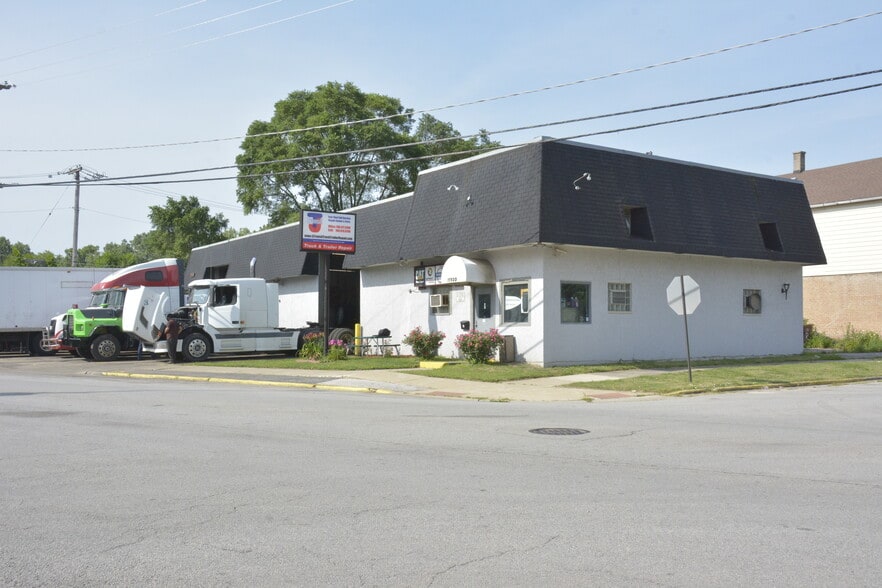 More Photos Of 15500 Vincennes Rd, Phoenix Auto Repair For Sale