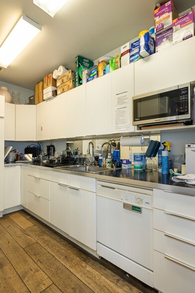 More Photos Of 407 W Galer St, Seattle Freestanding For Sale