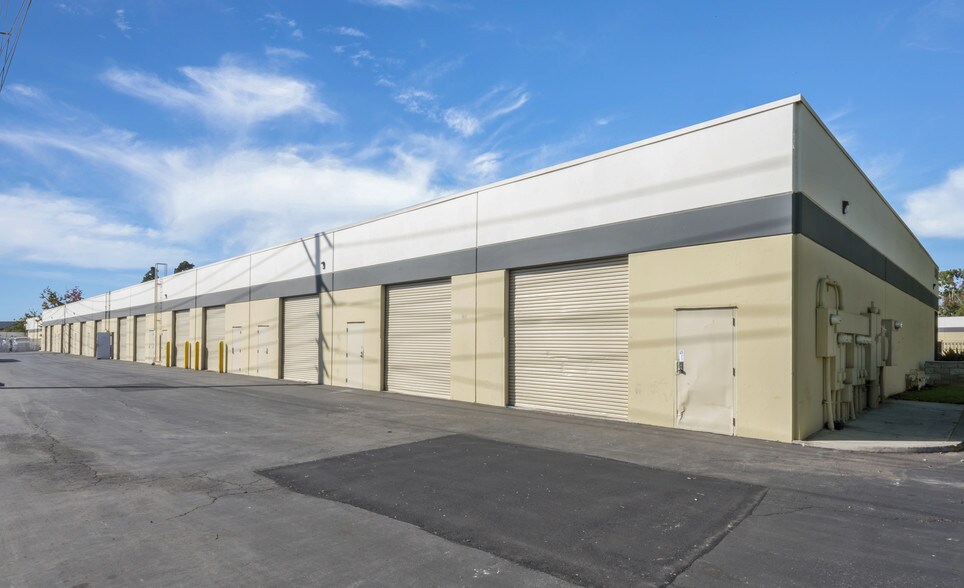 More Photos Of 5466 Complex St, San Diego Light Distribution For Lease