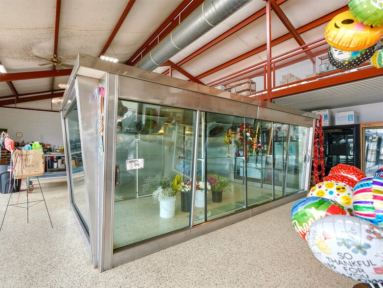 More Photos Of 530 N Mississippi Ave, Ada Freestanding For Sale