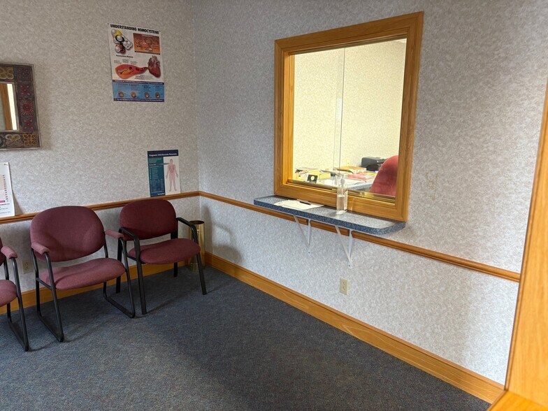 More Photos Of 18 Limestone Dr, Buffalo Office For Lease