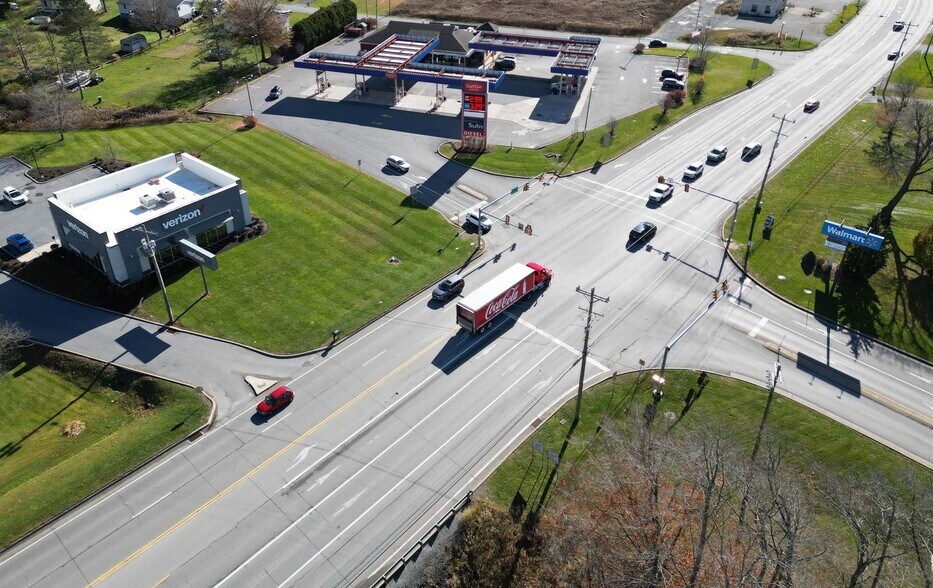 More Photos Of 1098 Million Dollar Hwy, Saint Marys Land For Sale