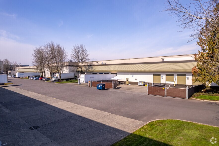 More Photos Of 2119 SE Columbia Way, Vancouver Unknown For Lease