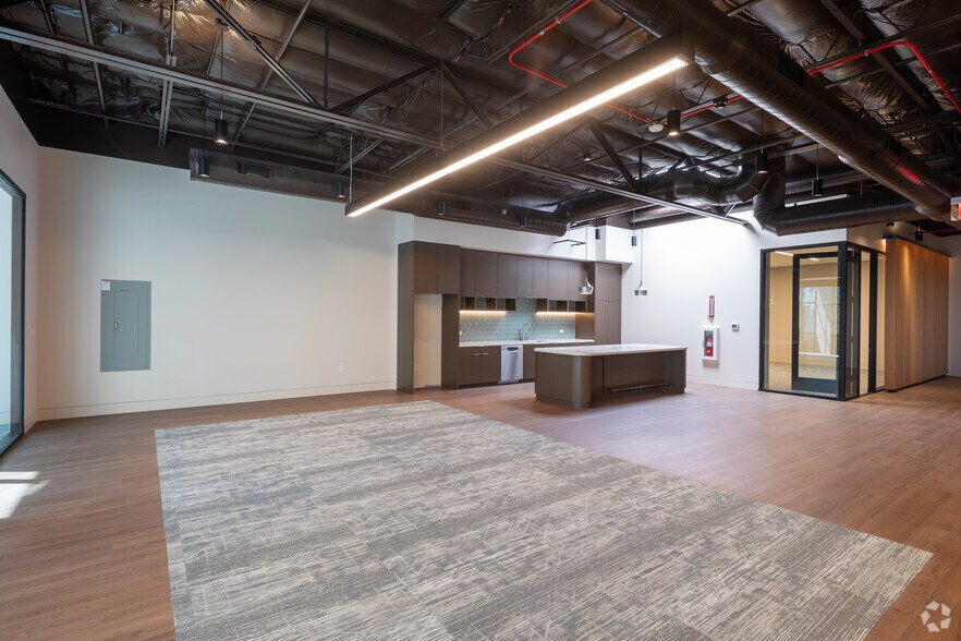 More Photos Of 200 E Baker St, Costa Mesa Loft Creative Space For Sale