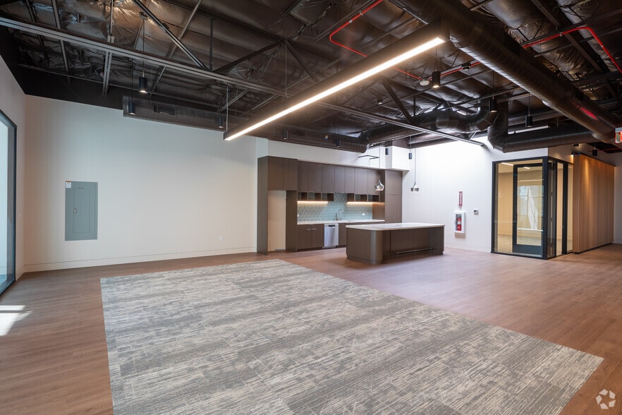 More Photos Of 200 E Baker St, Costa Mesa Loft Creative Space For Sale