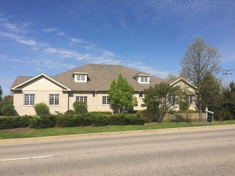 More Photos Of 3 Executive Ct, South Barrington Medical For Lease