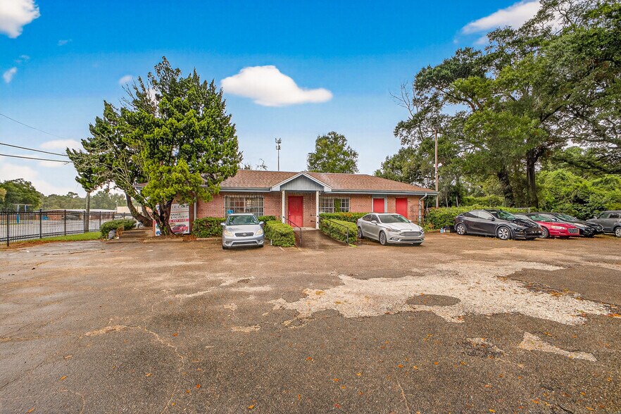 Primary Photo Of 1500 N Pace Blvd, Pensacola Freestanding For Sale
