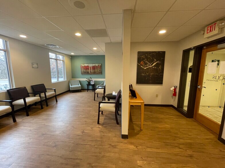 More Photos Of 5156 Blazer Pky, Dublin Medical For Lease