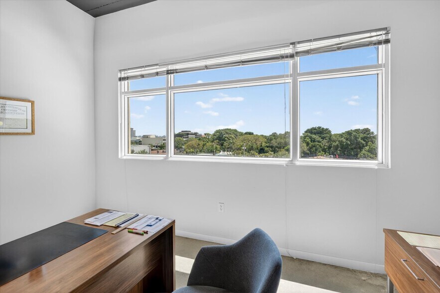 More Photos Of 7301 SW 57th Ct, South Miami Office For Sale