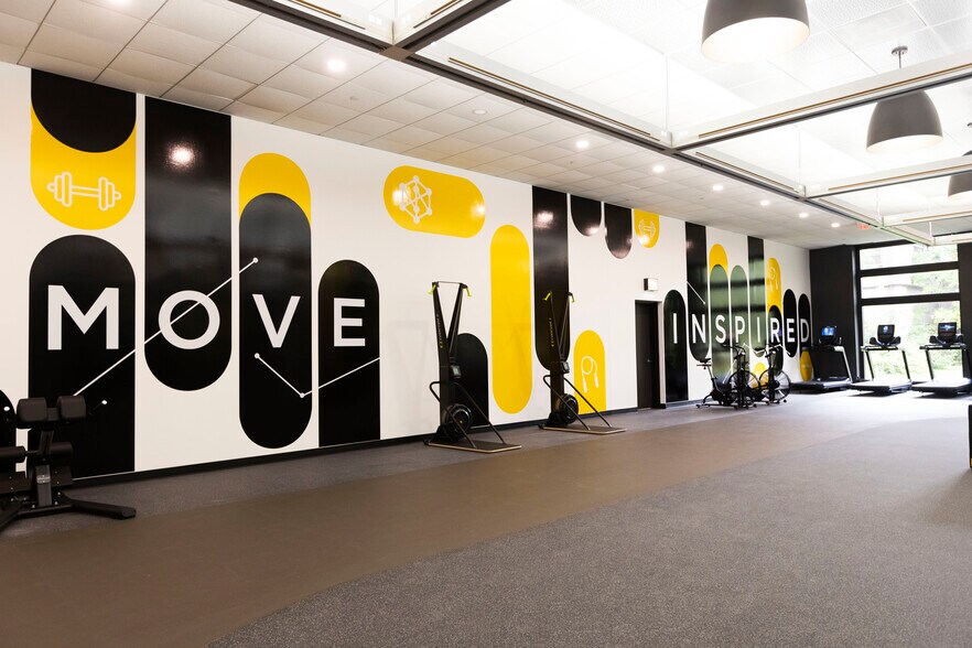 More Photos Of 2000 Center Dr, Hoffman Estates Unknown For Lease