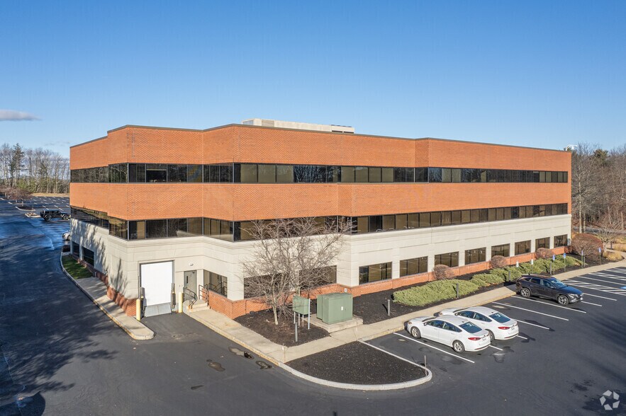 More Photos Of 600 Sable Oaks Dr, South Portland Office For Lease