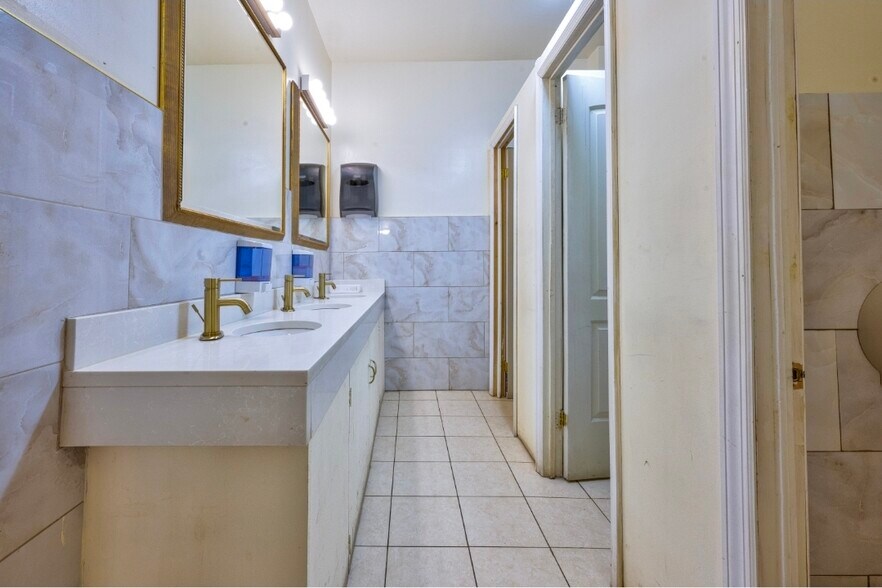 More Photos Of 5670 58th St, Maspeth Specialty For Sale