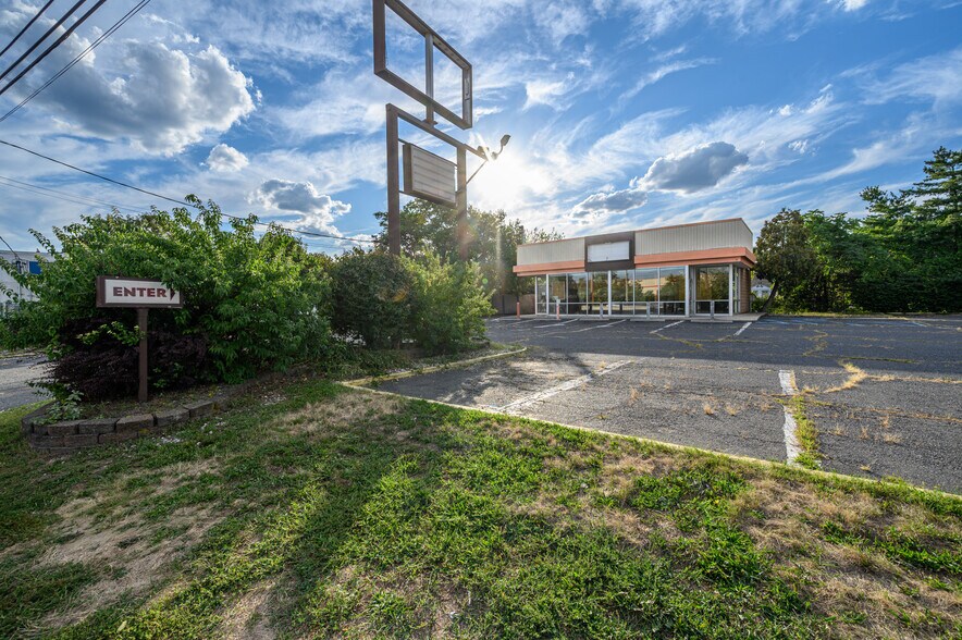 More Photos Of 343 State Route 17, Hasbrouck Heights Fast Food For Lease