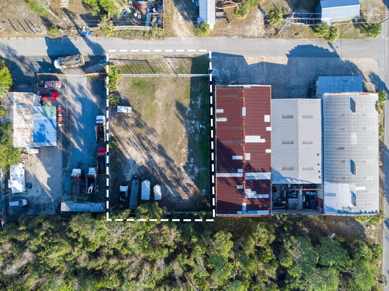More Photos Of 414 W 8th St, Panama City Distribution For Lease