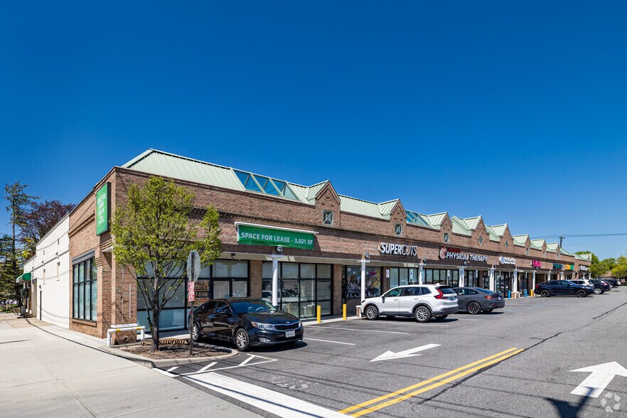 Primary Photo Of 52-66 E Sunrise Hwy, Lindenhurst Freestanding For Lease