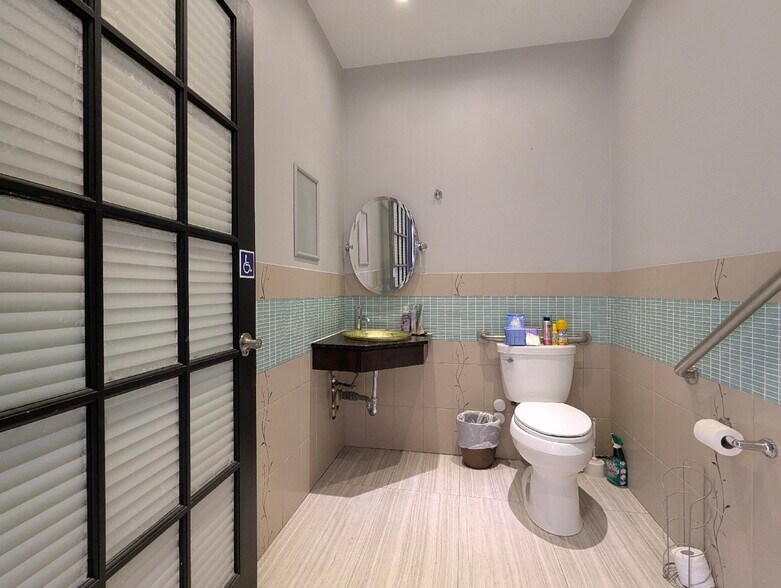 More Photos Of 409 Keele St, Toronto Storefront For Lease