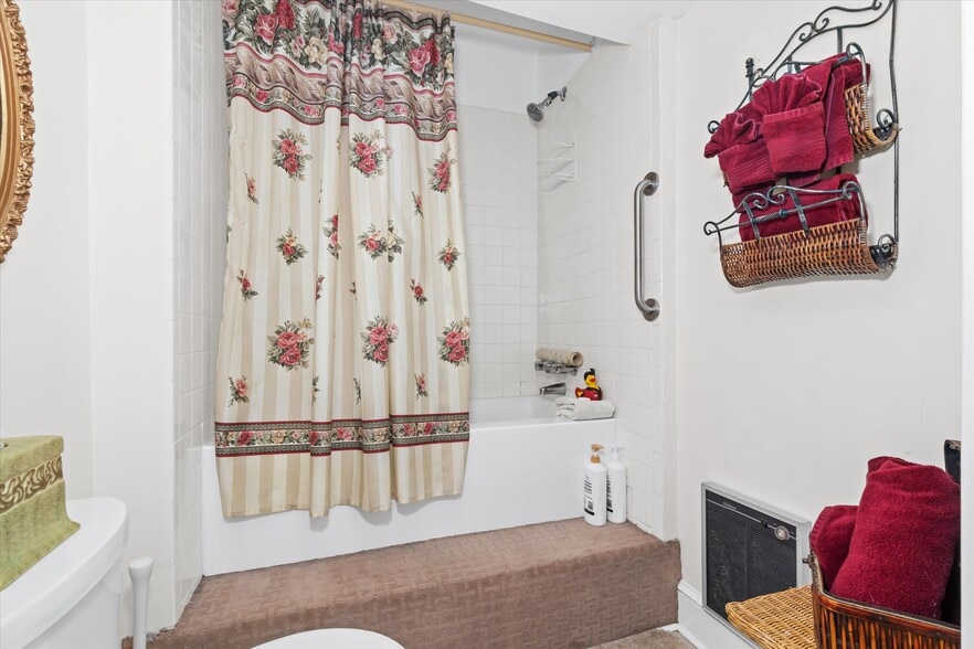 More Photos Of 300 Bohemia Ave, Chesapeake City Hospitality For Sale