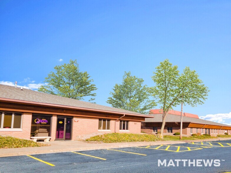 More Photos Of 4703 44th St, Rock Island Medical For Sale