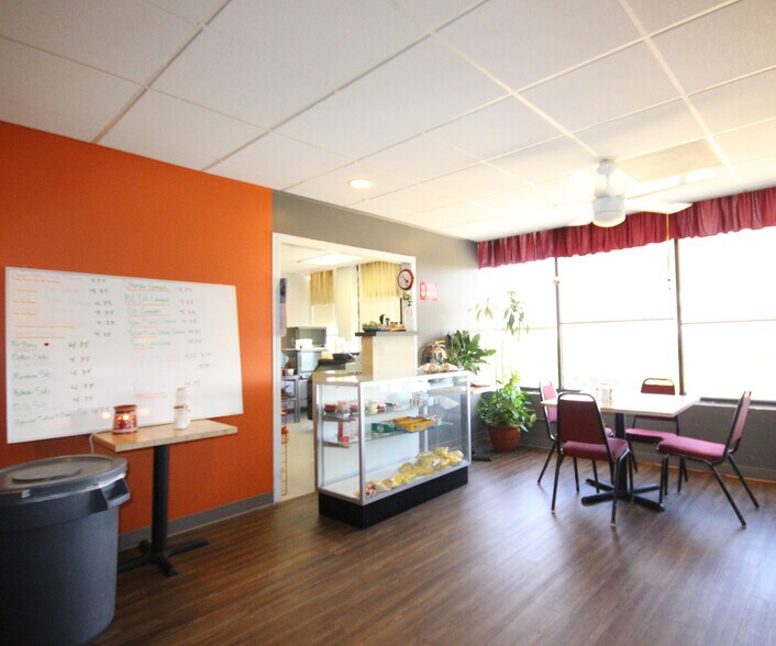 More Photos Of 8035 E R L Thornton Fwy, Dallas Office For Lease